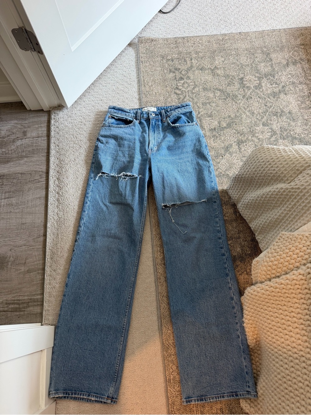 Abercrombie High-Rise Straight Leg Distressed Women’s Jeans — Light Blue